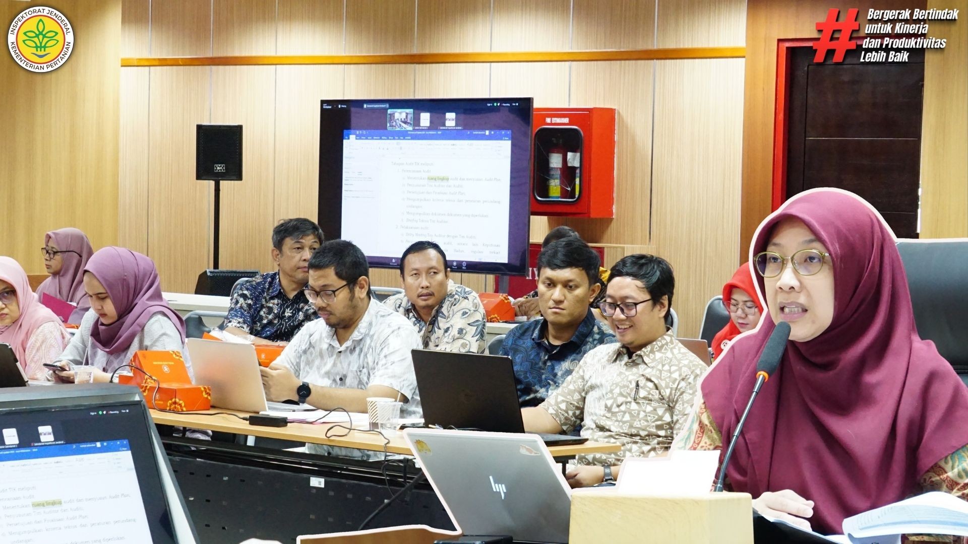 Rapat Pembahasan Pedoman Kerja Audit Informasi dan Komunikasi.