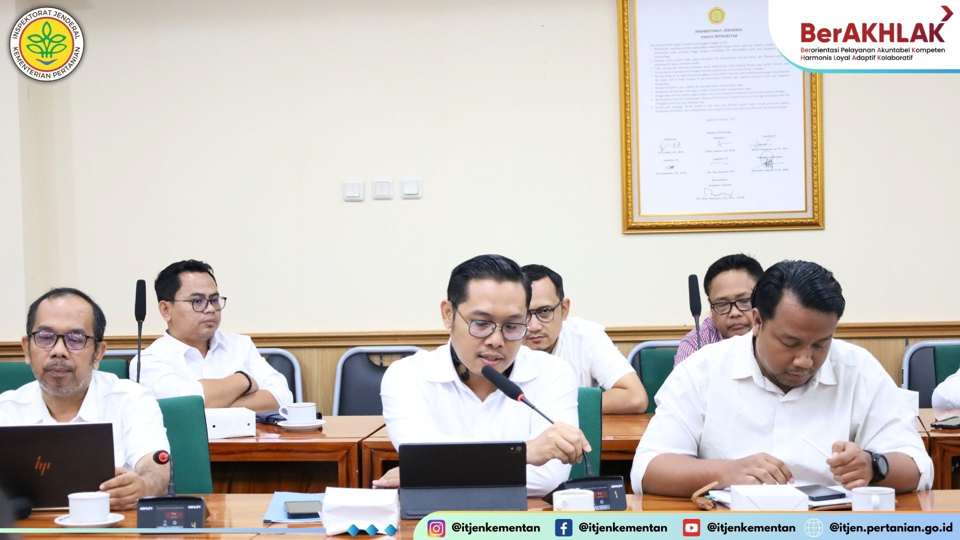 Rapat pembahasan draft peraturan kode etik pegawai lingkup Kementerian Pertanian