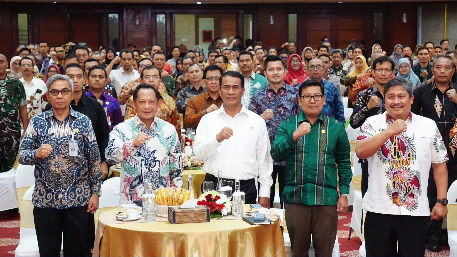 Kementerian Pertanian  Kementan  dan Kementerian Dalam Negeri  Kemendagri  bersepakat menjalin kerjasama untuk memperkuat produksi pangan nasional melalui optimasi lahan dan pompanisasi